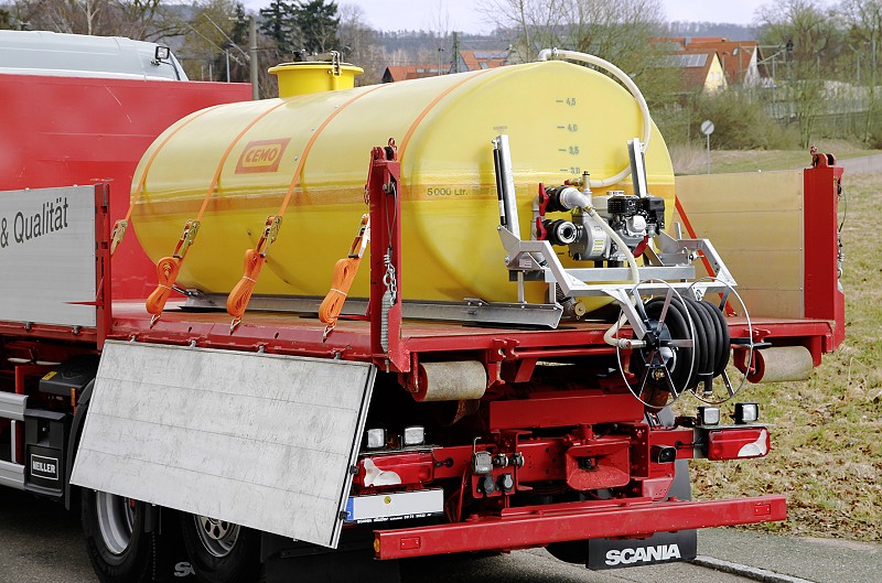 Nádrž, oválná 1000 l - Kliknutím na obrázek zavřete