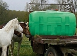 Plastová nádrž na vodu FASSER 600 litrů, zelená